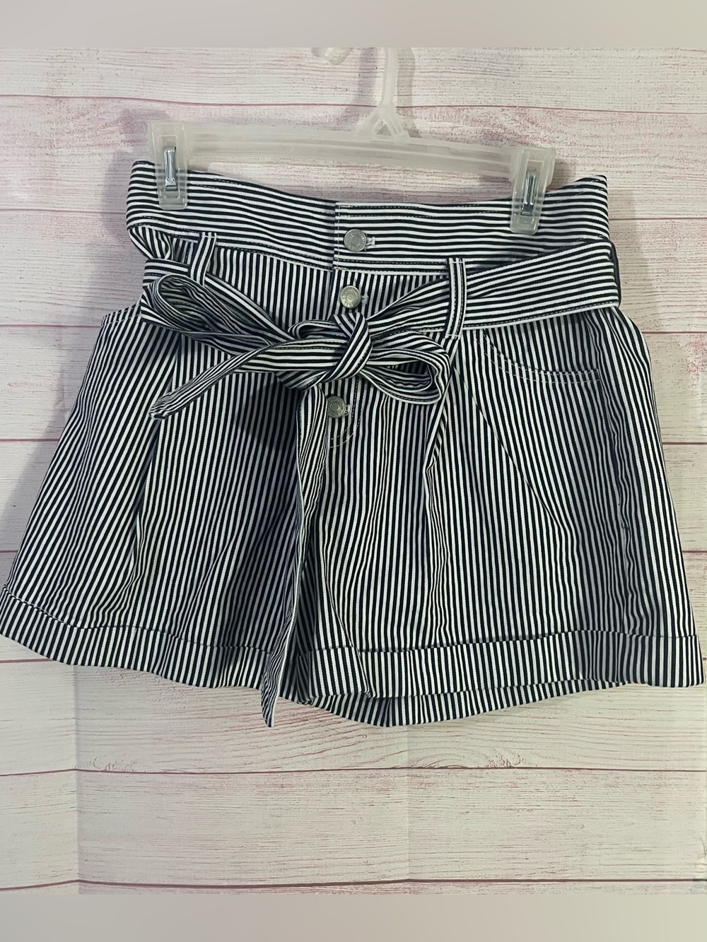 Gap Super Cute High Waisted Cotton Stripe Belted 3 Fly Button Short Size 6